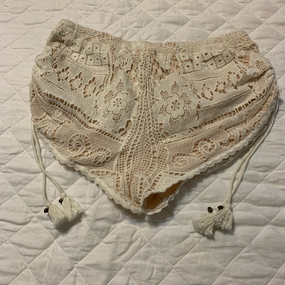 Spell and the Gypsy Fleetwood shorts - Picture 2 of 5